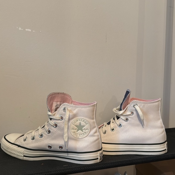 Converse hightop. - Picture 2 of 3